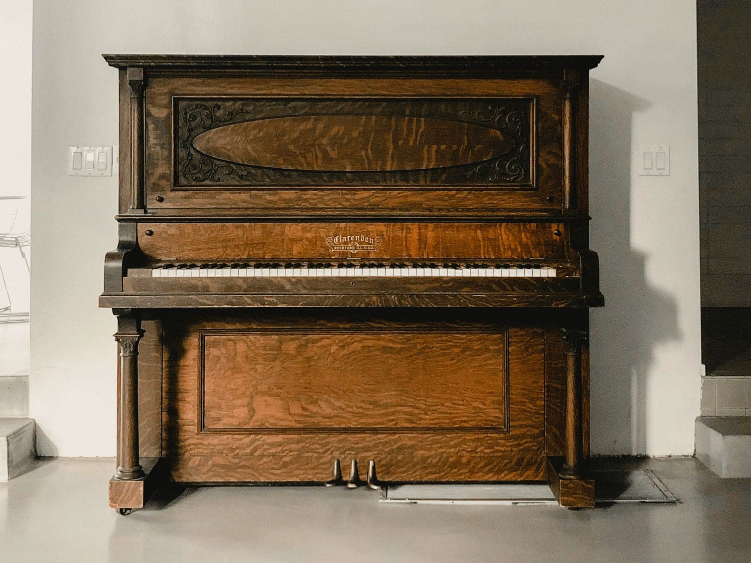 Piano droit ancien